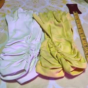 *2 Pairs* Vintage Gloves with Wrist Rousing
